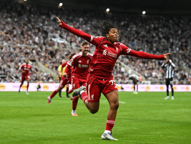 V体育登录网站-彭南特：斯洛特必须让恩古莫哈首发，每个球迷都能看出这一点